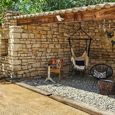 3 Bedroom Beautiful In Holiday home Barjac (Gard)