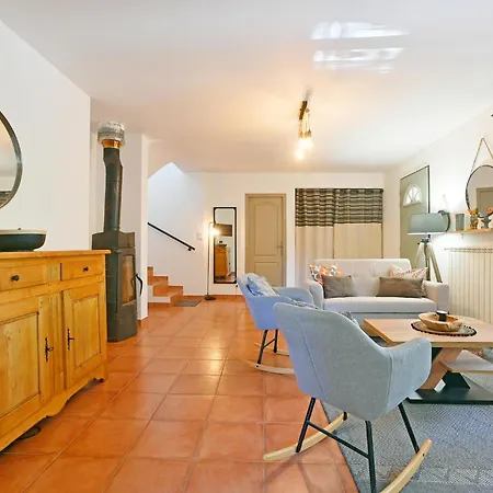3 Bedroom Beautiful In * Barjac