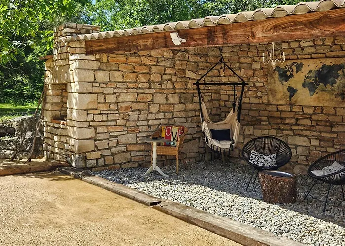 3 Bedroom Beautiful In Nyaraló Barjac